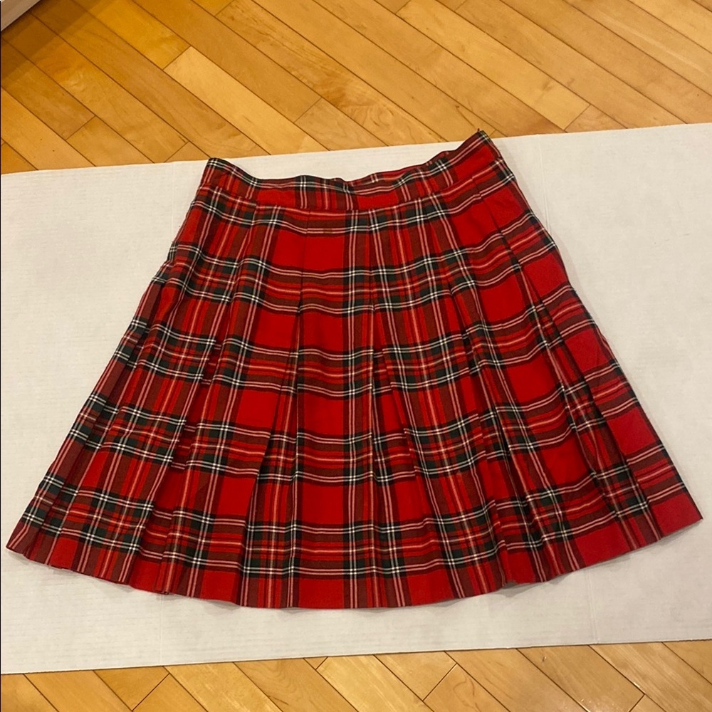 Tartan/Plaid VTG Wool Red pleated knee length Skirt Size Small VTG SZE